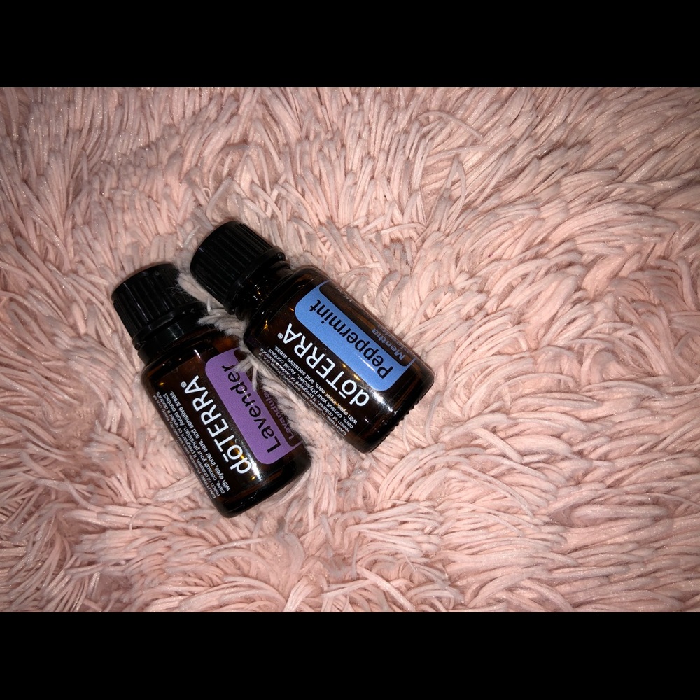 2 DōTerra Essential Oils (Peppermint & Lavender)